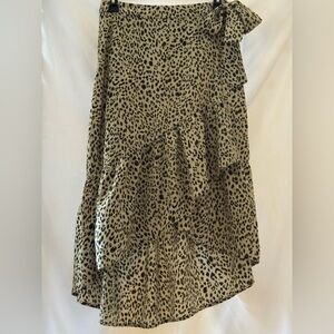 Entro leopard print wrap skirt size medium